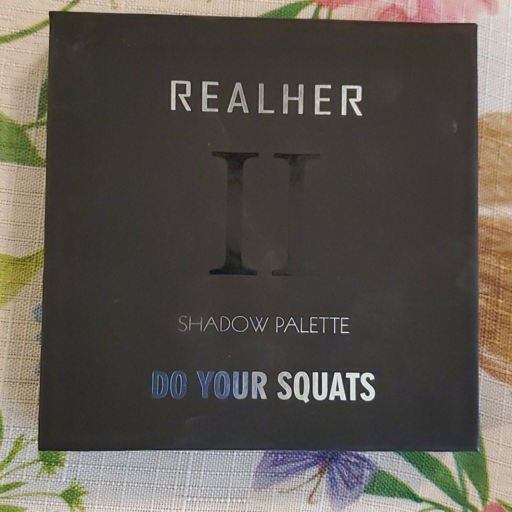 Realher "Do your squats" eyeshadow palette